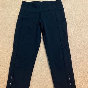Navy lulu lemon cropped leggings